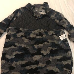 Women’s XL fleece camo pullover